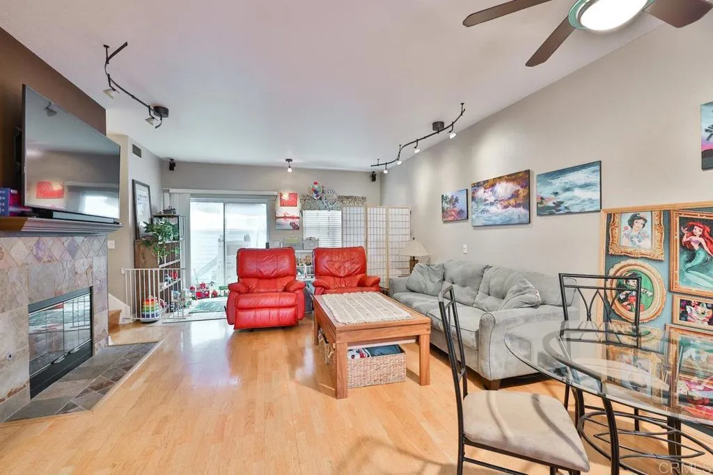 https://cdn.realtyfeed.com/cdn/127/306176172/ca65190889d94acf57180787216c9664.webp
