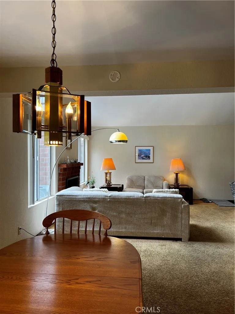 https://cdn.realtyfeed.com/cdn/127/306176782/f7b7be1038245554a5fcff19377976fc.webp
