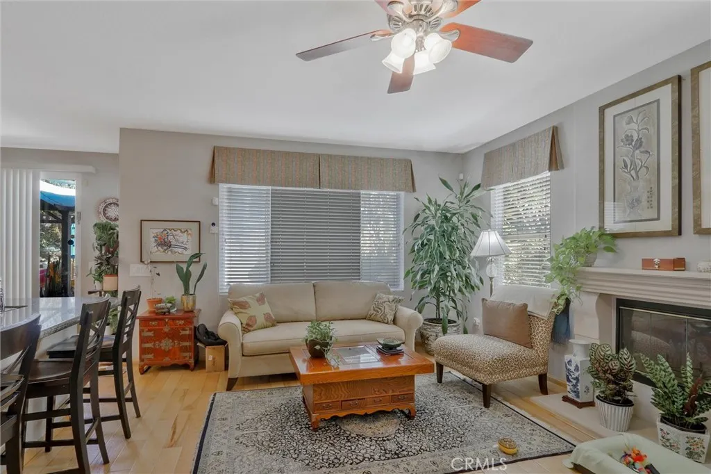 https://cdn.realtyfeed.com/cdn/127/306176923/4bdf46c958637bda1c108993d16a7399.webp