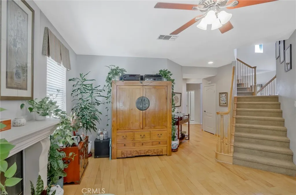 https://cdn.realtyfeed.com/cdn/127/306176923/6d760056b76f341b20f254ea95658de6.webp