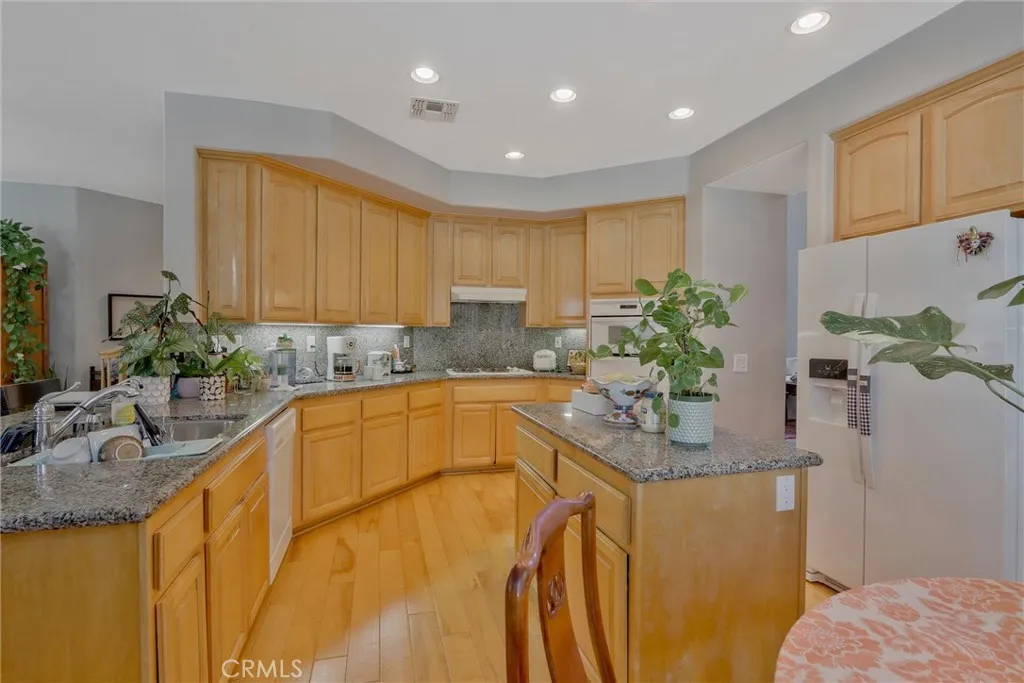 https://cdn.realtyfeed.com/cdn/127/306176923/bfd26830000e781d7dea7915fb58ebaf.webp
