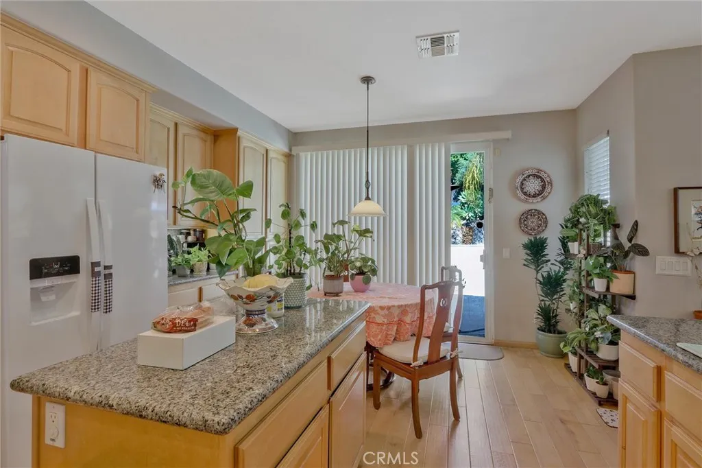 https://cdn.realtyfeed.com/cdn/127/306176923/cb599cd3434c7833fd55bbcdfc43770a.webp