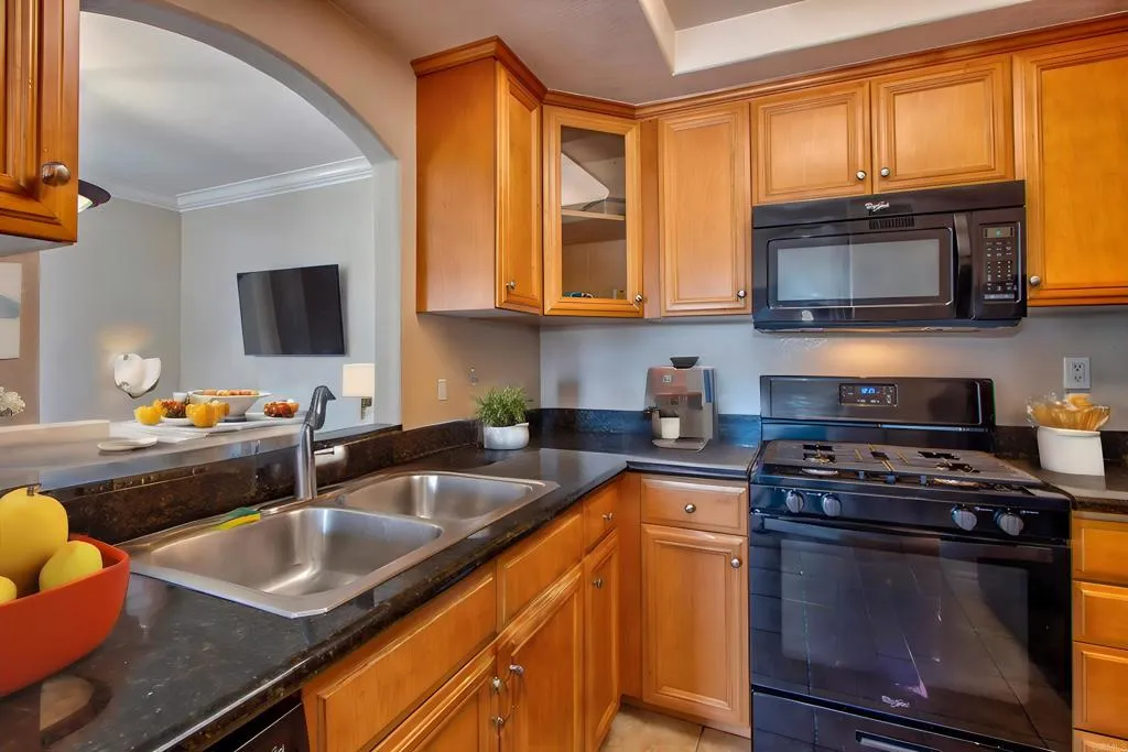 Photo #4: NDP2404528 Listing 