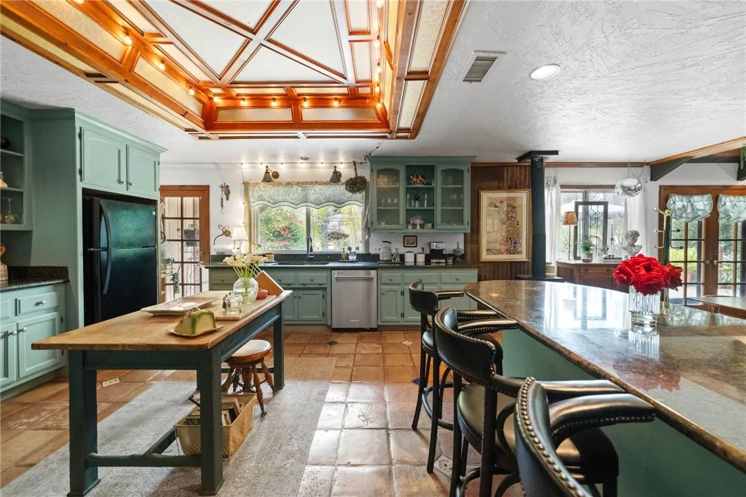 https://cdn.realtyfeed.com/cdn/127/306178784/0c1de697ca2c9b84a6820ae77f01036e.webp