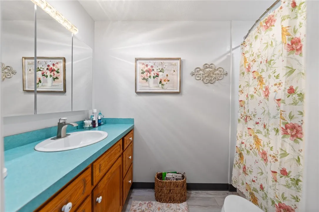 https://cdn.realtyfeed.com/cdn/127/306178784/711b60cd380f88e8f21a3e83f16802bc.webp