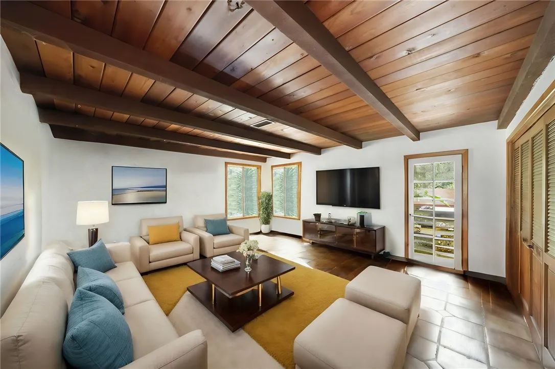 https://cdn.realtyfeed.com/cdn/127/306178784/ca00a73bdd0ba9af0dfc174bfecd63d3.webp