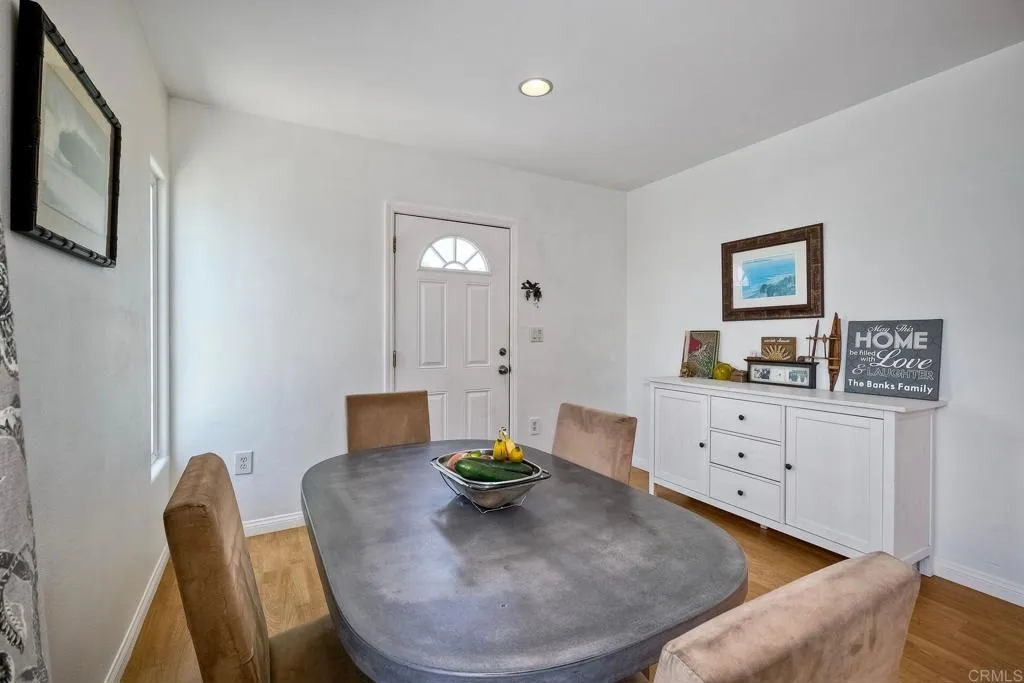 https://cdn.realtyfeed.com/cdn/127/306179999/8c0d81a18fe99469957a916abe579c4a.webp
