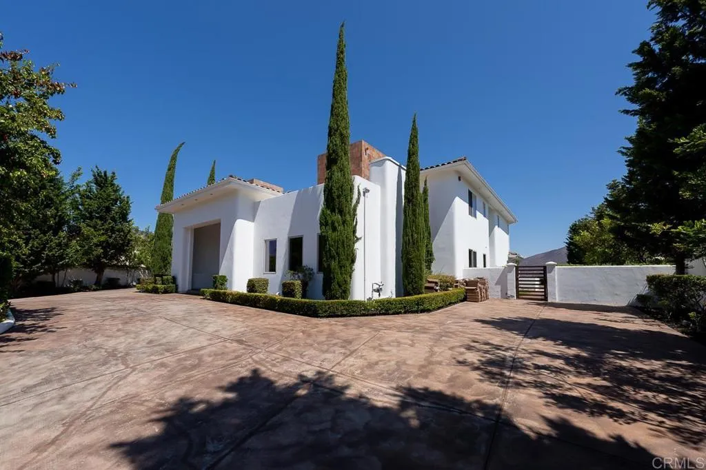 https://cdn.realtyfeed.com/cdn/127/306181299/0c35047a3acca7b7f1dd1484e1bd54a3.webp