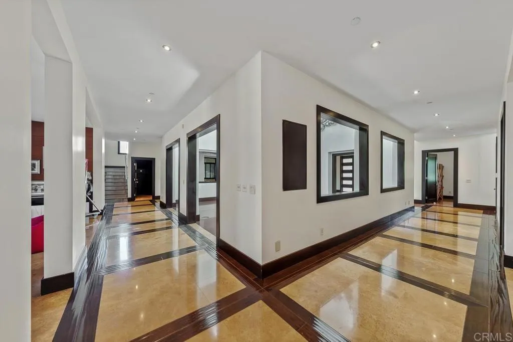 https://cdn.realtyfeed.com/cdn/127/306181299/38c2333b4f6134e325b8577af5a7b79a.webp