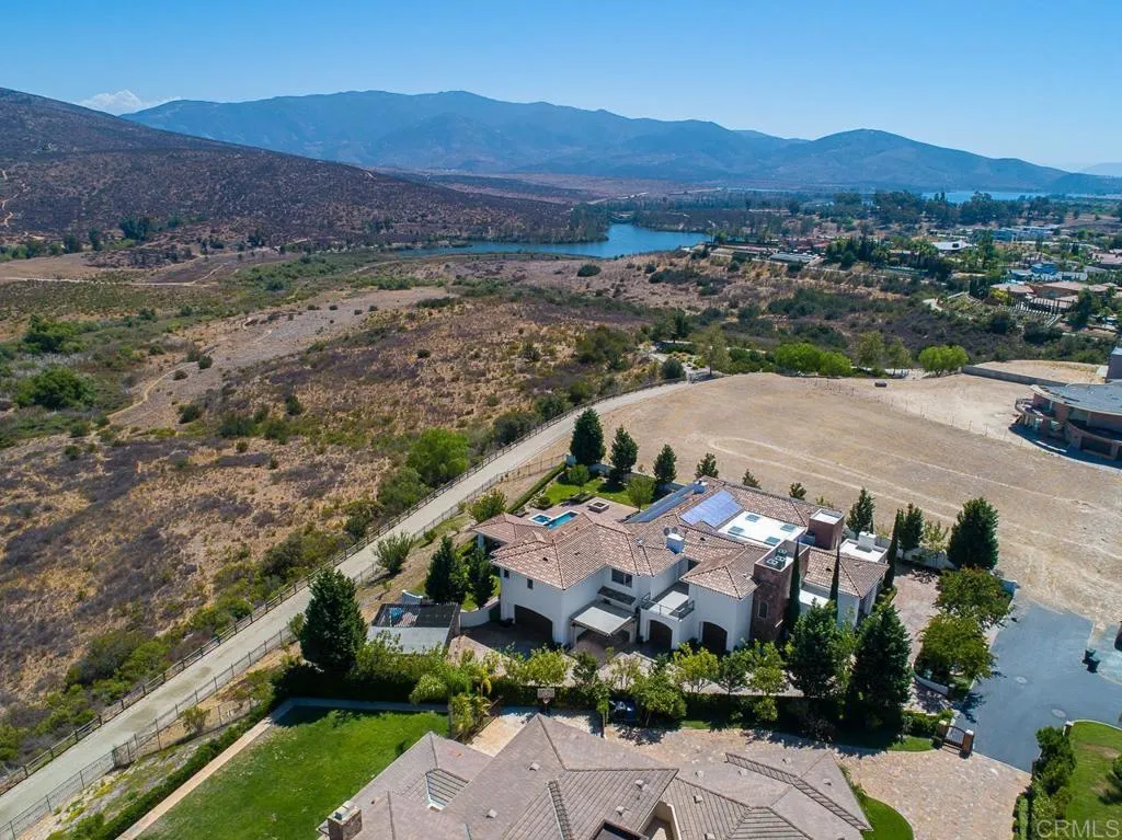 https://cdn.realtyfeed.com/cdn/127/306181299/3e955444025fe3db72275544da7bf513.webp