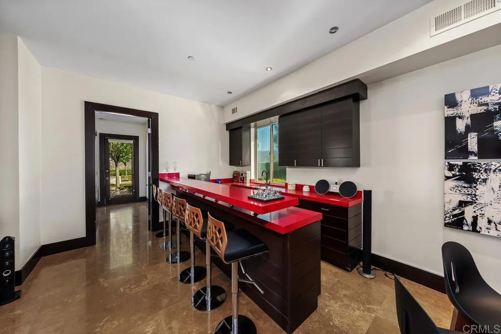 https://cdn.realtyfeed.com/cdn/127/306181299/4e5a6115981414534f19bce50e51fda7.webp