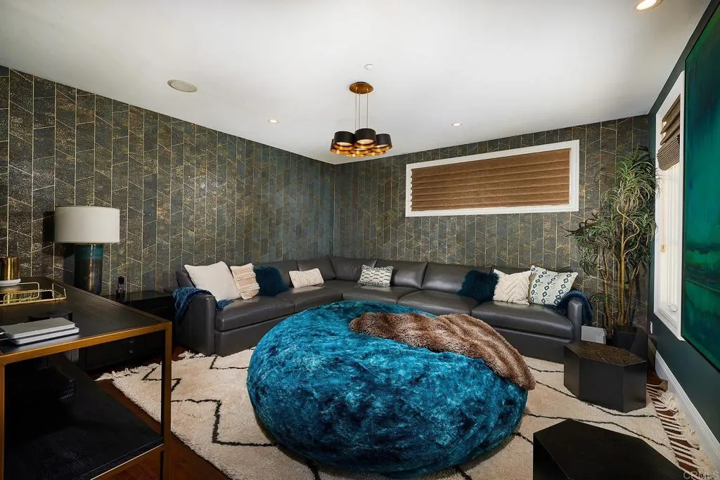 https://cdn.realtyfeed.com/cdn/127/306184105/0f7569500ae5182550466602e8580abe.webp