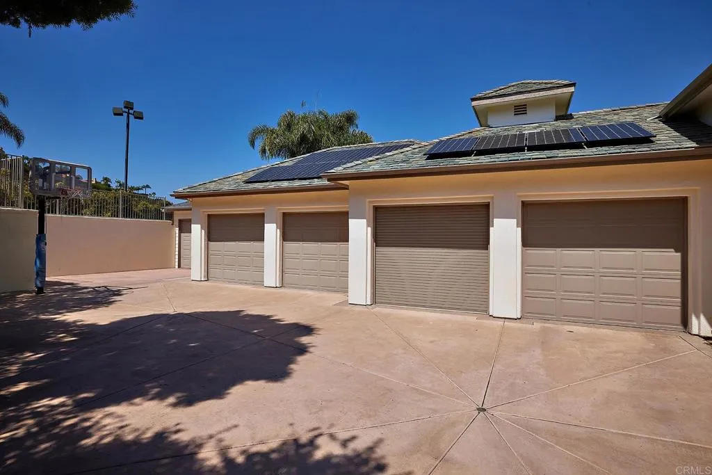 https://cdn.realtyfeed.com/cdn/127/306184105/1ca003b7db662fbb2471640d6d6e77d8.webp