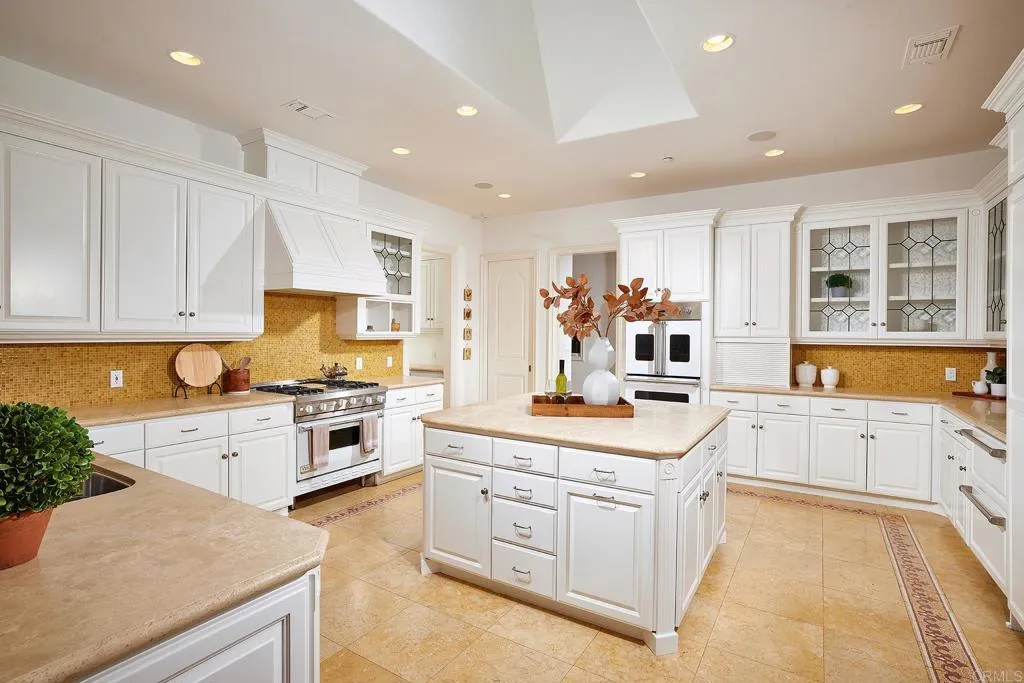 https://cdn.realtyfeed.com/cdn/127/306184105/50e5570cec99e09f261ceb78bb9c92f7.webp