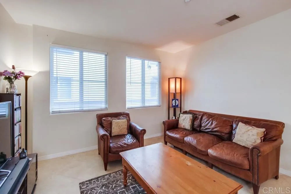 https://cdn.realtyfeed.com/cdn/127/306185175/d0244fe294c6f1f238aa1aaf462a7bc5.webp