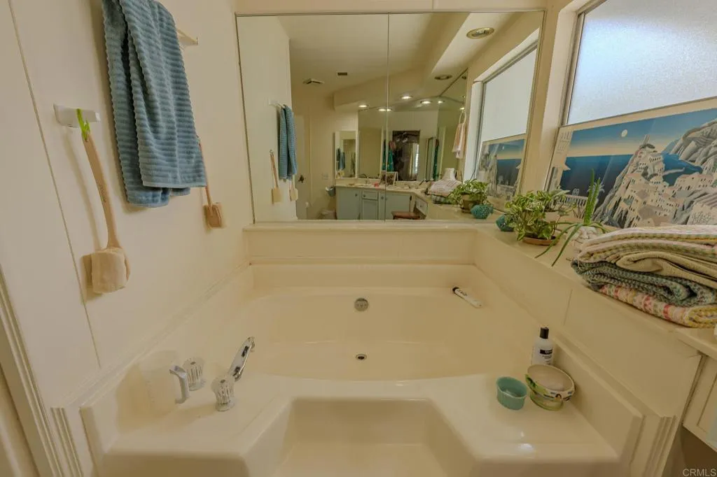 https://cdn.realtyfeed.com/cdn/127/306186408/0c0518722e98aa213bde0d68bb8e8557.webp