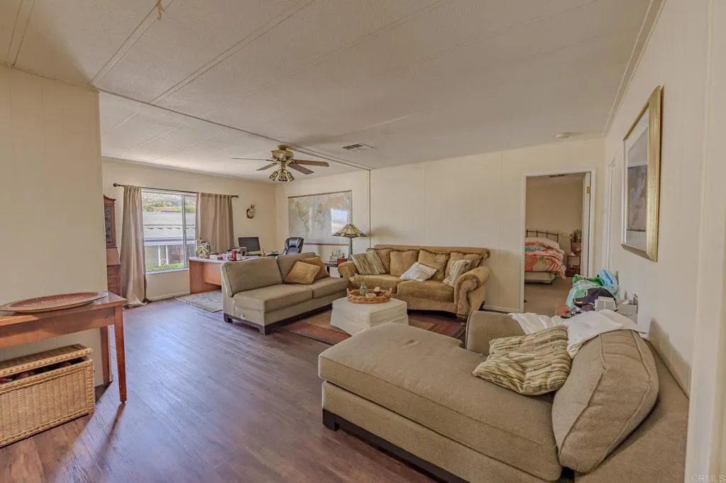 https://cdn.realtyfeed.com/cdn/127/306186408/638b016c96105f19f1b04e9fa95ed6c3.webp