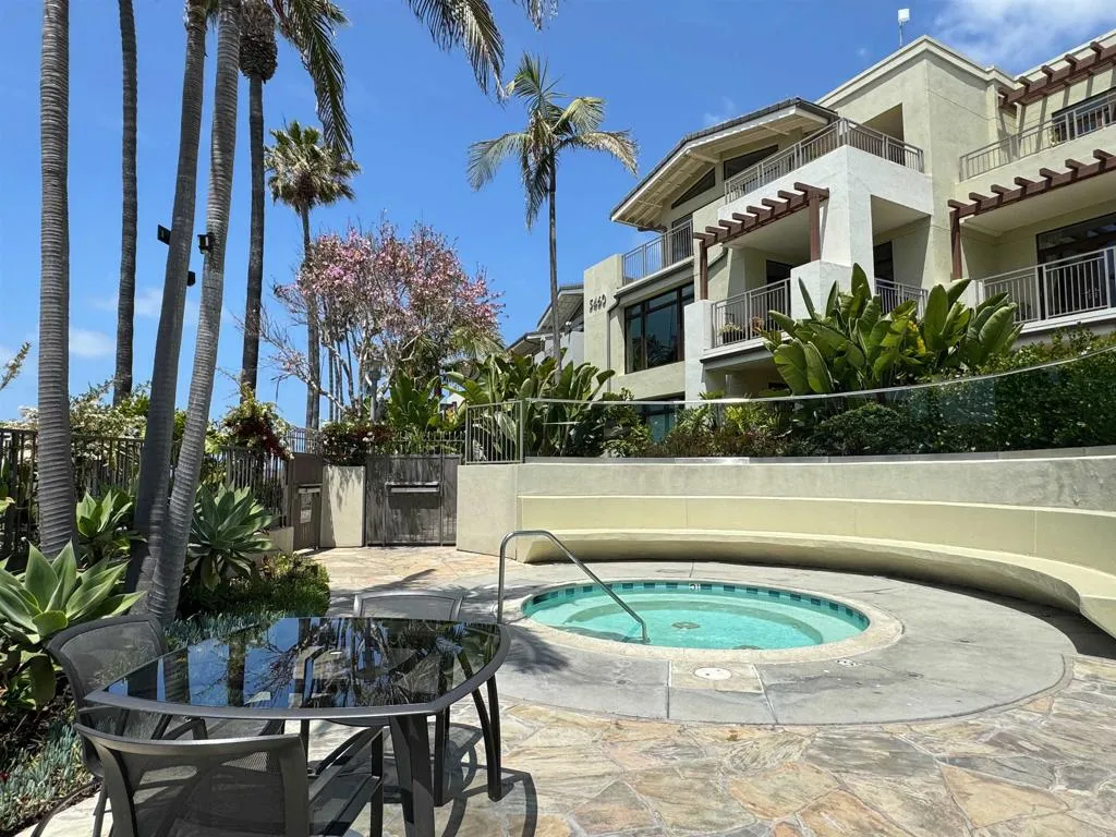 https://cdn.realtyfeed.com/cdn/127/306187132/baf1a9da8617dad7a7ace72cfa4ae5d8.webp