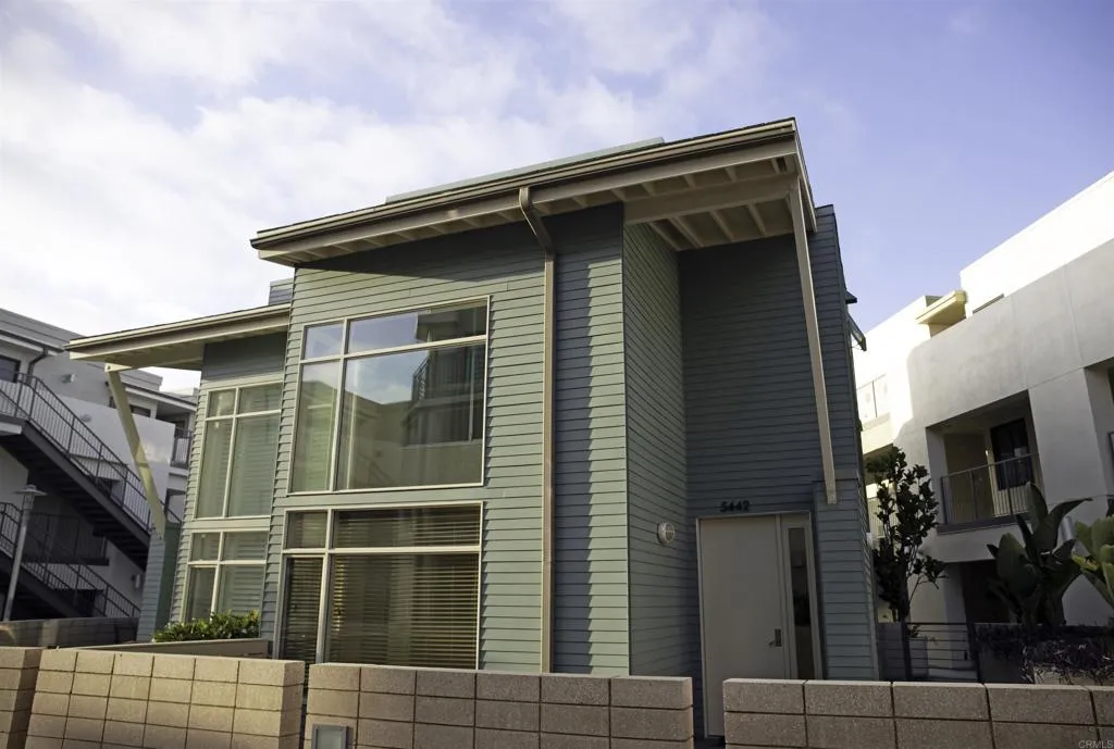 https://cdn.realtyfeed.com/cdn/127/306187132/d672484209fbbc6f7e47df361ab91681.webp