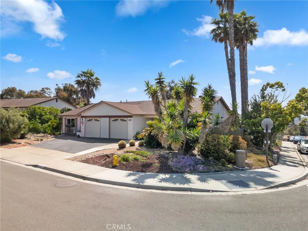MLS: SW24114512 Condo For Sale