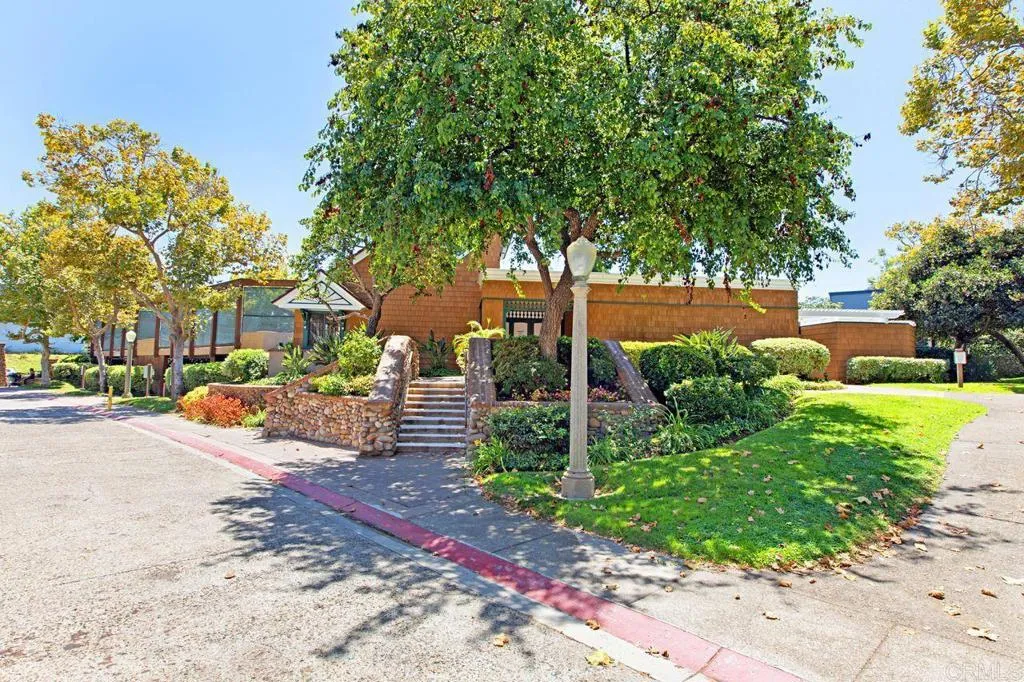 https://cdn.realtyfeed.com/cdn/127/306188402/604e3bed7bab8254c003f8258bd98caa.webp
