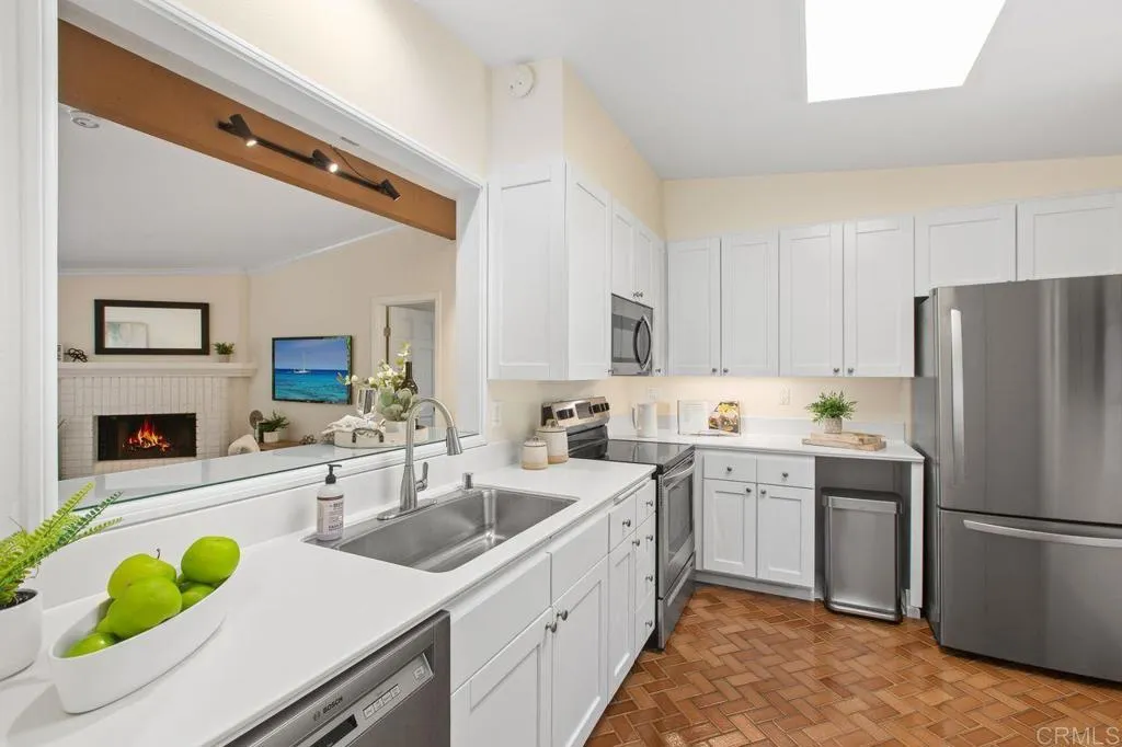https://cdn.realtyfeed.com/cdn/127/306188402/7a8e0aefab9b24fb02e4cdda5a7946c2.webp