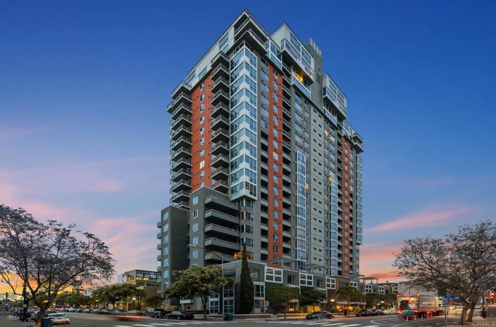 MLS: PTP2403337 Condo For Sale