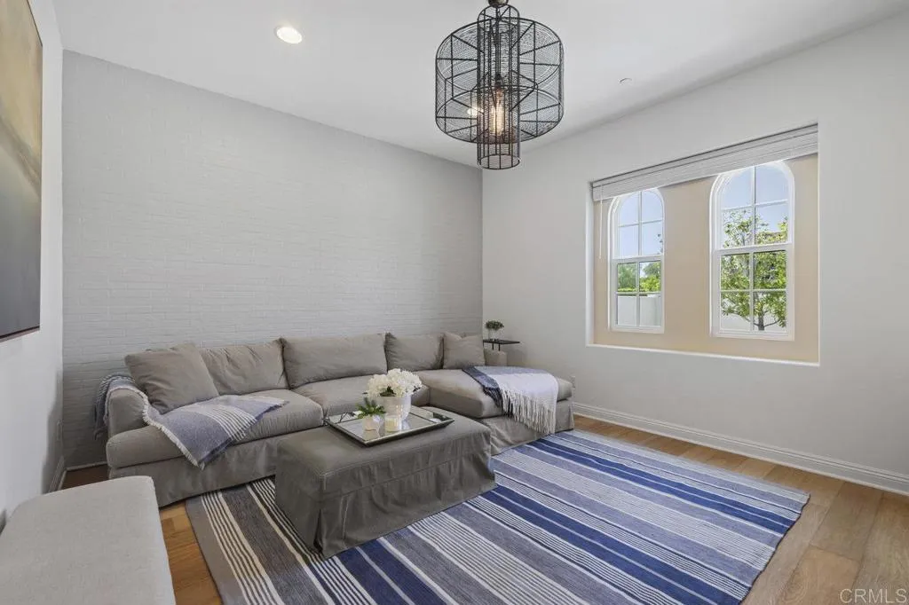 https://cdn.realtyfeed.com/cdn/127/306189731/d270cf1516eace82363849c22ffe11c7.webp