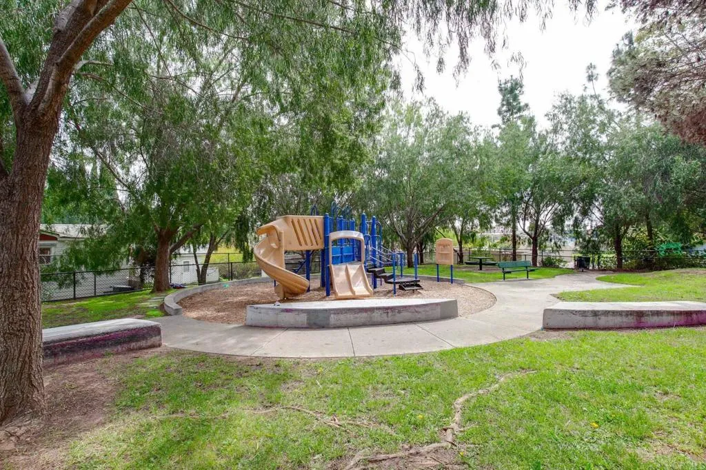 https://cdn.realtyfeed.com/cdn/127/306189947/2a63b17c944bfd28ec7cf171567187a6.webp