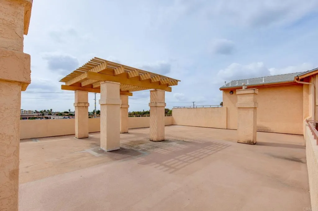 https://cdn.realtyfeed.com/cdn/127/306189947/618e26f636db1dd2d9aa24d87d4a2b88.webp