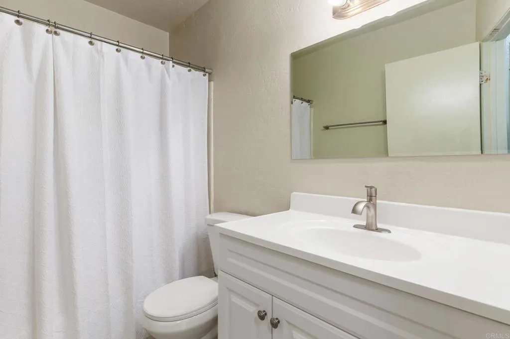 https://cdn.realtyfeed.com/cdn/127/306189947/672c8cfa5c458bf8a345b6f4c2b307e2.webp