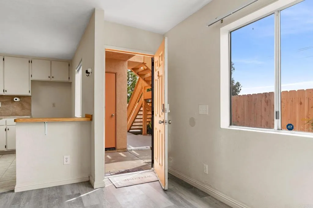 https://cdn.realtyfeed.com/cdn/127/306189947/f45f5825752c6b6f0fb5ed52a708dd3b.webp