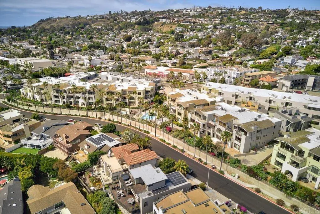 https://cdn.realtyfeed.com/cdn/127/306192482/1deb29929060349240743ccad9f344c0.webp