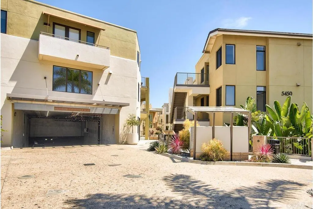 https://cdn.realtyfeed.com/cdn/127/306192482/ac074428b1d9b189db3f018594f86858.webp
