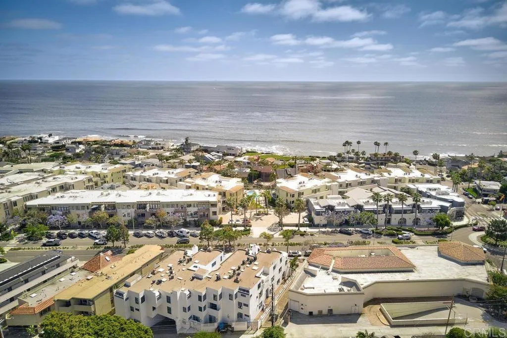 https://cdn.realtyfeed.com/cdn/127/306192482/e95cf0a3fd6b92aaa7848f482530932d.webp