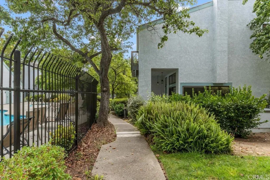 https://cdn.realtyfeed.com/cdn/127/306192527/b79c1a698caa6aee0592c107d97ffbe5.webp