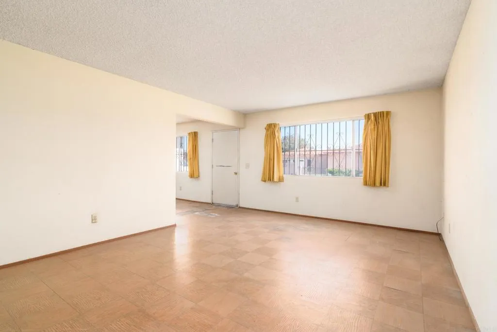 https://cdn.realtyfeed.com/cdn/127/306194542/4b4e757c4cf8af0614638fca21b0c379.webp