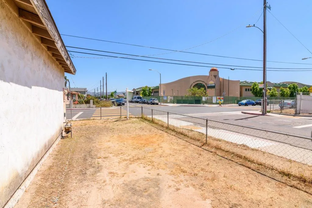 https://cdn.realtyfeed.com/cdn/127/306194542/5f9facef78bfee04f2d7a9a08ad4e880.webp