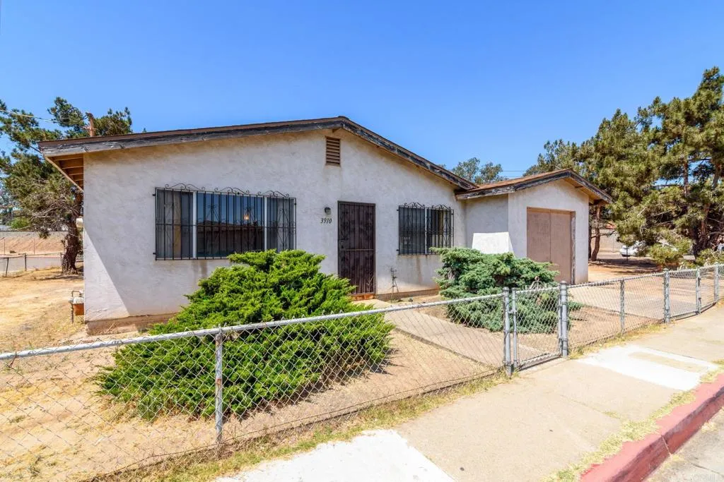 https://cdn.realtyfeed.com/cdn/127/306194542/7d3d691eff4211d8b3997fc282b2ca39.webp
