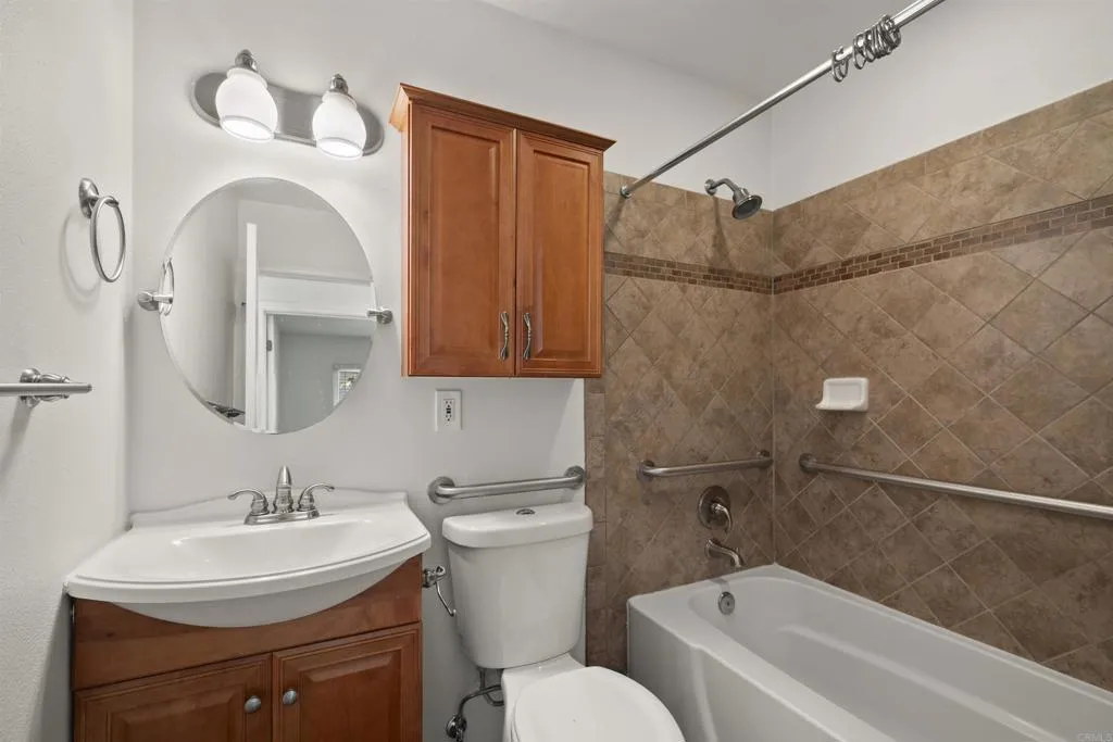 https://cdn.realtyfeed.com/cdn/127/306195385/891cd799138ecfc637a610de50ee201b.webp