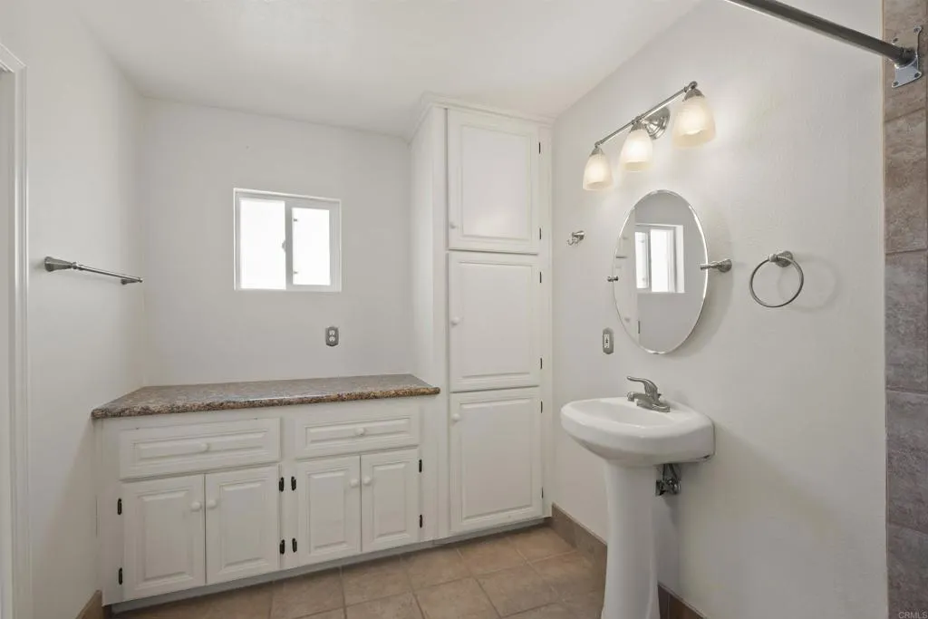 https://cdn.realtyfeed.com/cdn/127/306195385/a3f3563827de42d2725e761f8cf60202.webp