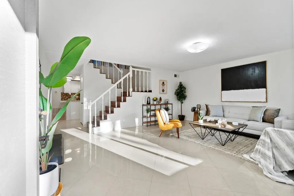 Photo #3: PTP2403572 Listing 