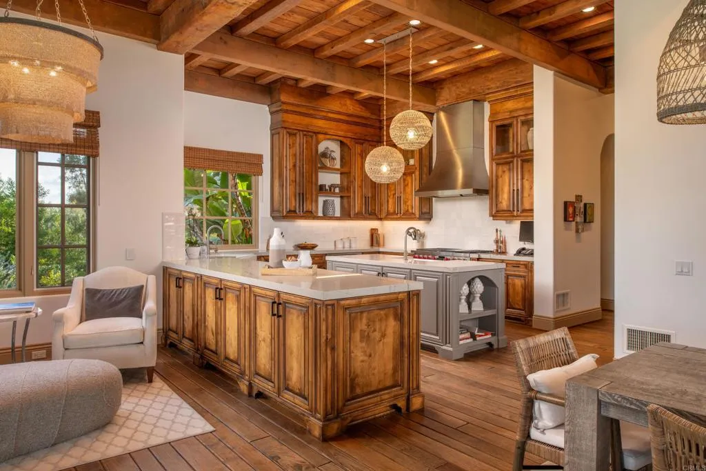 https://cdn.realtyfeed.com/cdn/127/306202740/21353cb36d87fd687731144580045236.webp