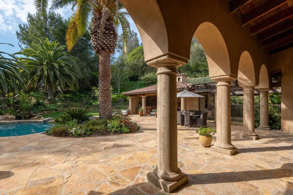 https://cdn.realtyfeed.com/cdn/127/306202740/245252d9bd69a5cde527e008bc79c572.webp