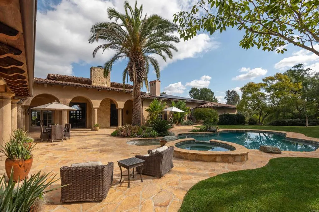 https://cdn.realtyfeed.com/cdn/127/306202740/39f1fdb61c6652a776d0714746e236f5.webp