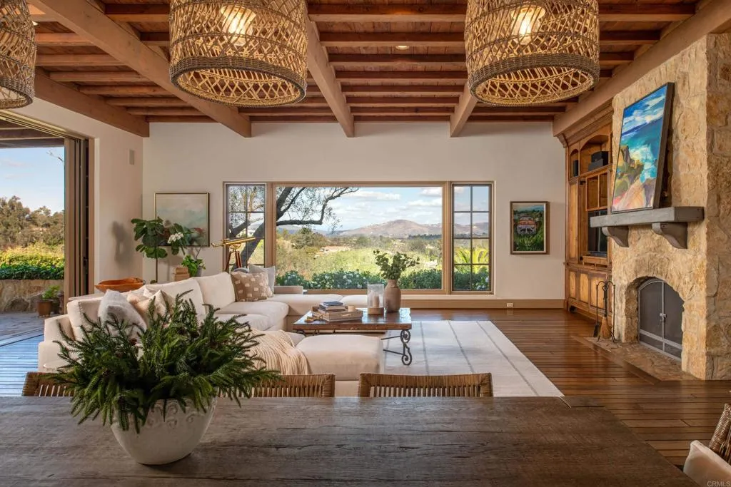 https://cdn.realtyfeed.com/cdn/127/306202740/795cb28a4f77a43e9fc00ff69c88e14b.webp