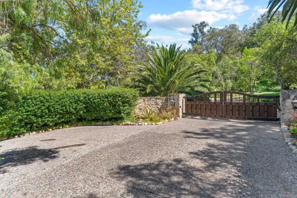 https://cdn.realtyfeed.com/cdn/127/306202740/82c95a96a1aa178af2324a782ab75b99.webp