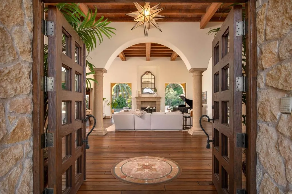 https://cdn.realtyfeed.com/cdn/127/306202740/83f4840a01d9019623e8de698ab4af66.webp
