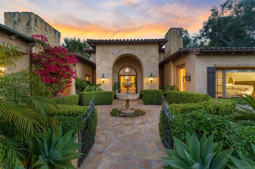 https://cdn.realtyfeed.com/cdn/127/306202740/8f59754ee631ff454702738a9939e0d6.webp