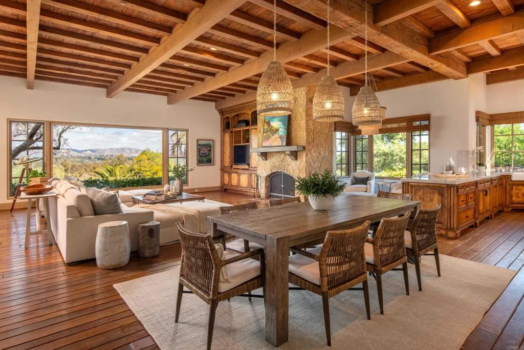 https://cdn.realtyfeed.com/cdn/127/306202740/a1544ab76fe3daa0f2b839b8da2ca7e1.webp